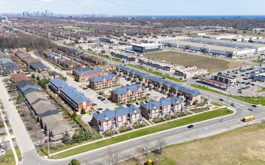 5025-5035 Ninth Line Townhouses (c) Photo by SHANE Maps exclusively for SHANE Maps