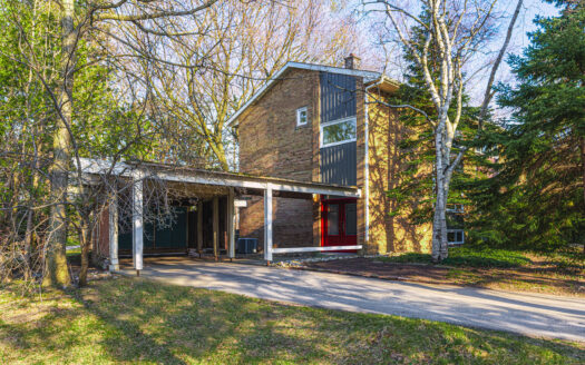 (c) Photos of 7 Birchbank Lane by M.H. exclusively for SHANE.