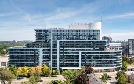 626-2885 Bayview Ave
