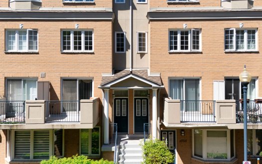 1503-28 Sommerset Way