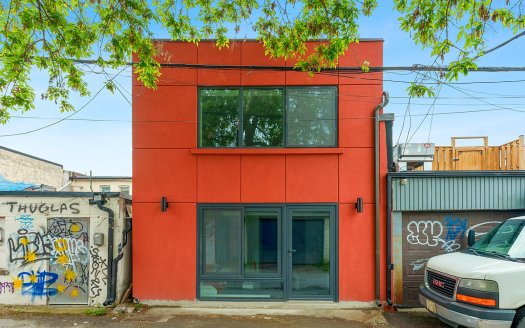 2-912 Danforth Ave